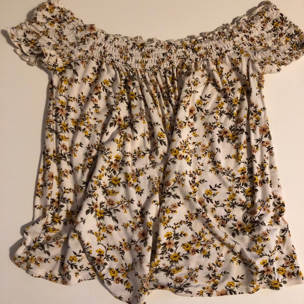 ⭐️ AMERICAN EAGLE FLORAL OFF THE SHOULDER TOP ⭐️